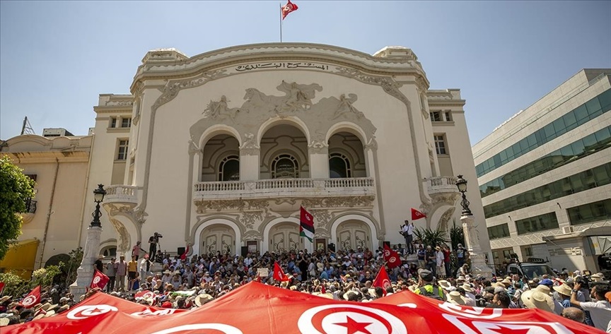 بسبب عقدها النفسية والإيديولوجية..   المعارضة تكابر.. تعجز عن الوحدة.. وتمارس الإقصاء فيما بينها